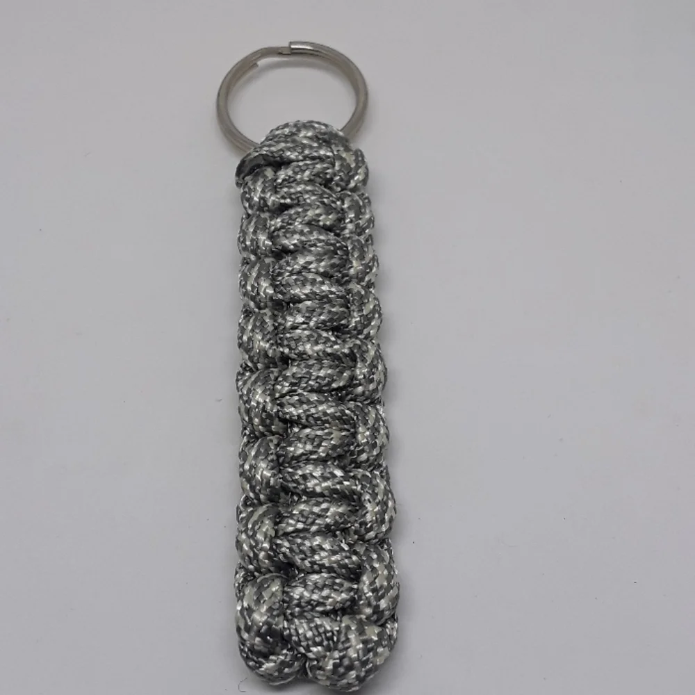 paracord keychain